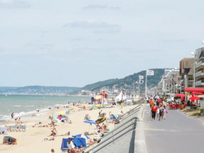 2 pièces Front de Mer ensoleillé et calme accès direct plage